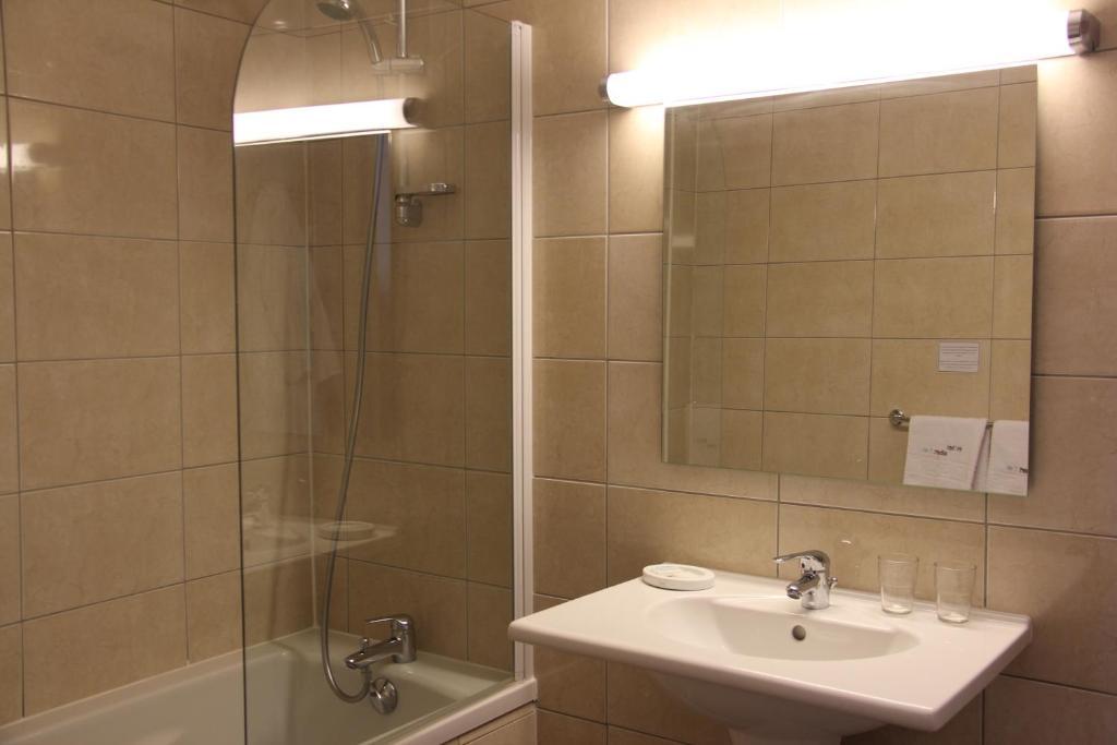 Albert Premier Hotel Bagnoles-de-l'Orne Εξωτερικό φωτογραφία