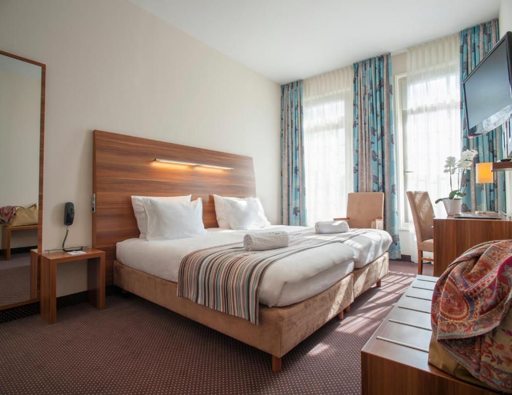 Albert Premier Hotel Bagnoles-de-l'Orne Δωμάτιο φωτογραφία