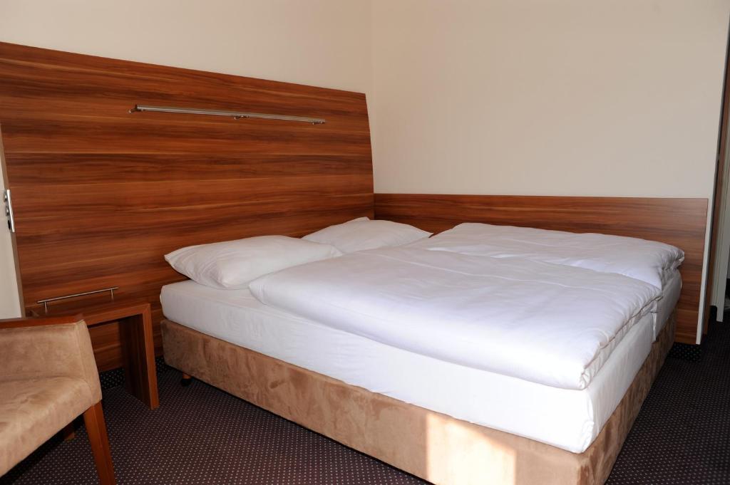 Albert Premier Hotel Bagnoles-de-l'Orne Δωμάτιο φωτογραφία